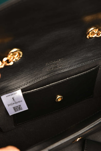 LouLou Small in Matelasse